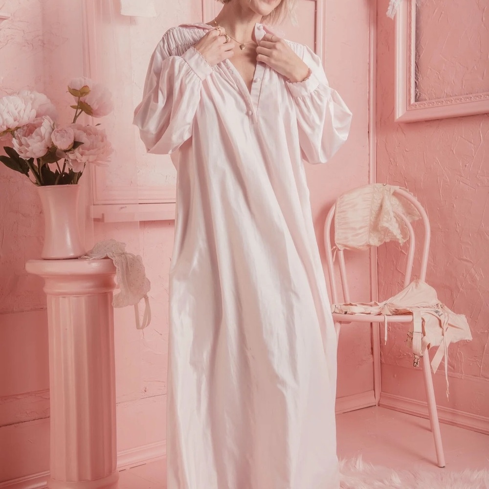 BARBIZON ROSEBUD EMBROIDERED NIGHTGOWN Sleepwear Robe